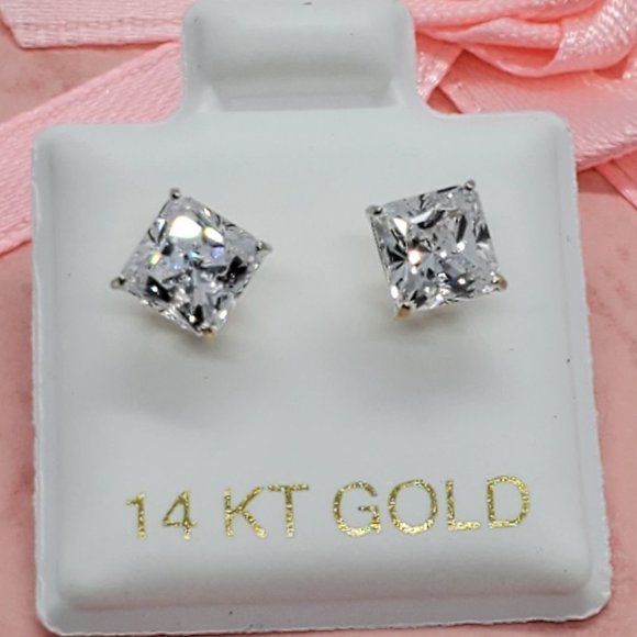 14 KT Yellow Gold Screw Backing Stud Earrings - Picture 6 of 9